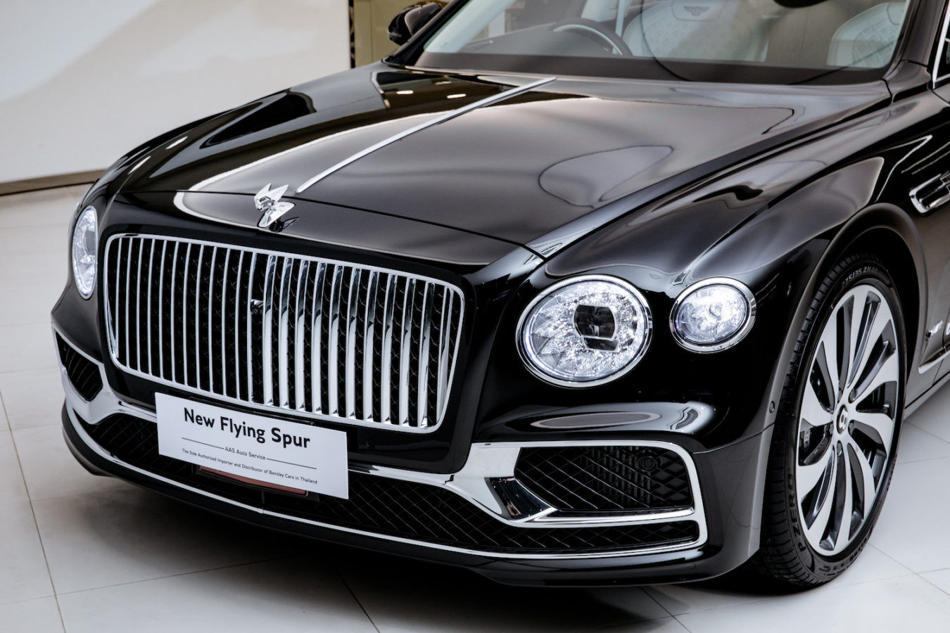 BurdaLuxury’s Lead Generation Campaign The Bentley Flying Spur